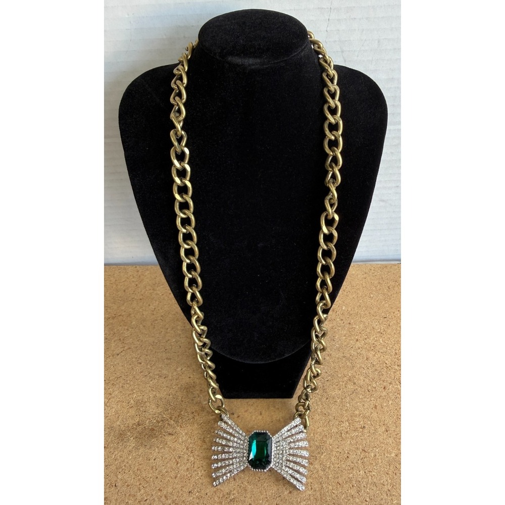 VTG Emerald Green Crystal Bow Necklace: Retro Gold Tone Chain‎ Statement Piece